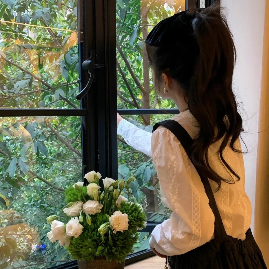 团宠文女配重生后